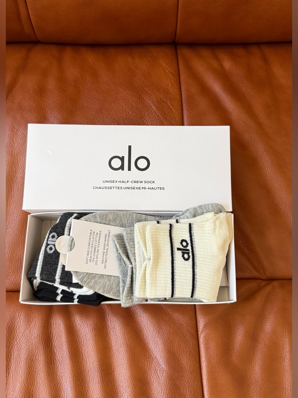 NWB Alo Yoga Unisex Half-Crew Socks – 5 Pairs - Picture 7 of 10